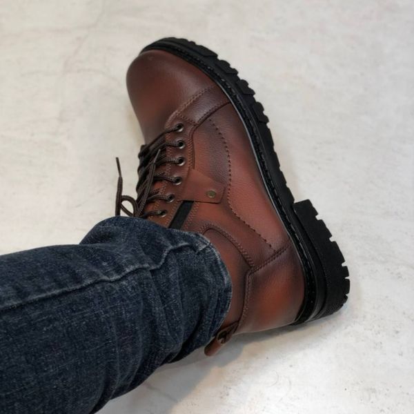 کفش نیم بوت مردانه چرم طرح لیون عسلی