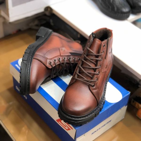 کفش نیم بوت مردانه چرم طرح لیون عسلی