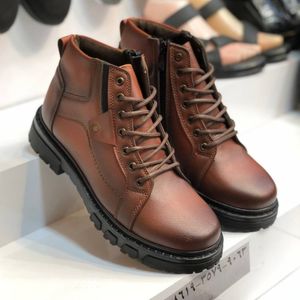 خرید انلاین کفش نیم بوت مردانه چرم طرح لیون عسلی