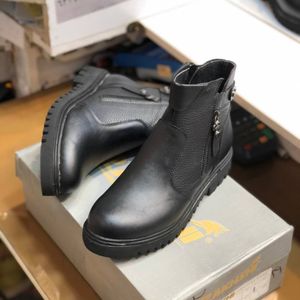 فروش اینترنتی کفش نیم بوت زنانه مدل پالت مشکی