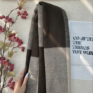 مشخصات شال موهر چهارخونه زمستانه