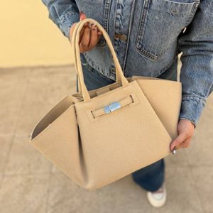 خرید اینترنتی کیف دوشی سوییت زنانه و دخترانه مدل اونیکس پروانه