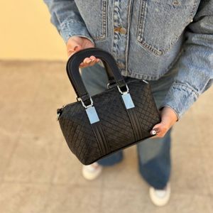 کیف اسپرت زنانه و دخترانه مدل لیناو پروانه