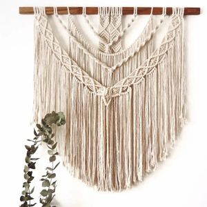 اویز مکرومه کادویی سپید