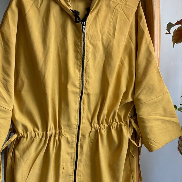 مانتو کلاه‌دار جلو زیپ