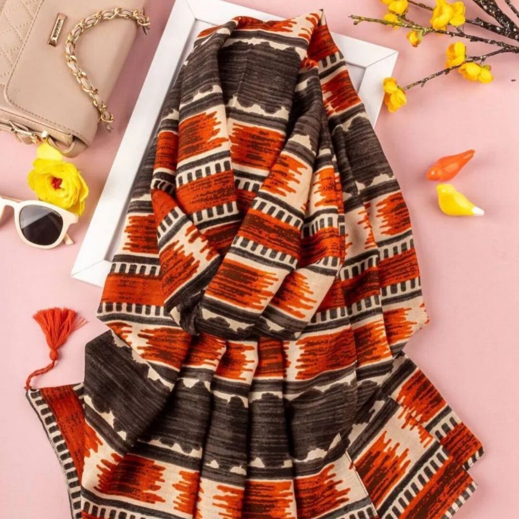 خرید آنلاین شال نخی منگوله دار با ارسال رایگان