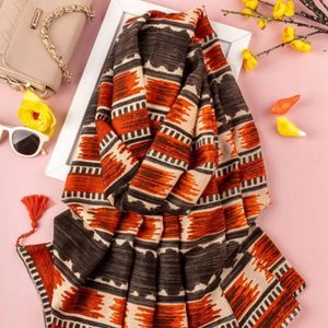 شال نخی منگوله دار شیک زنانه با ایستایی بالا