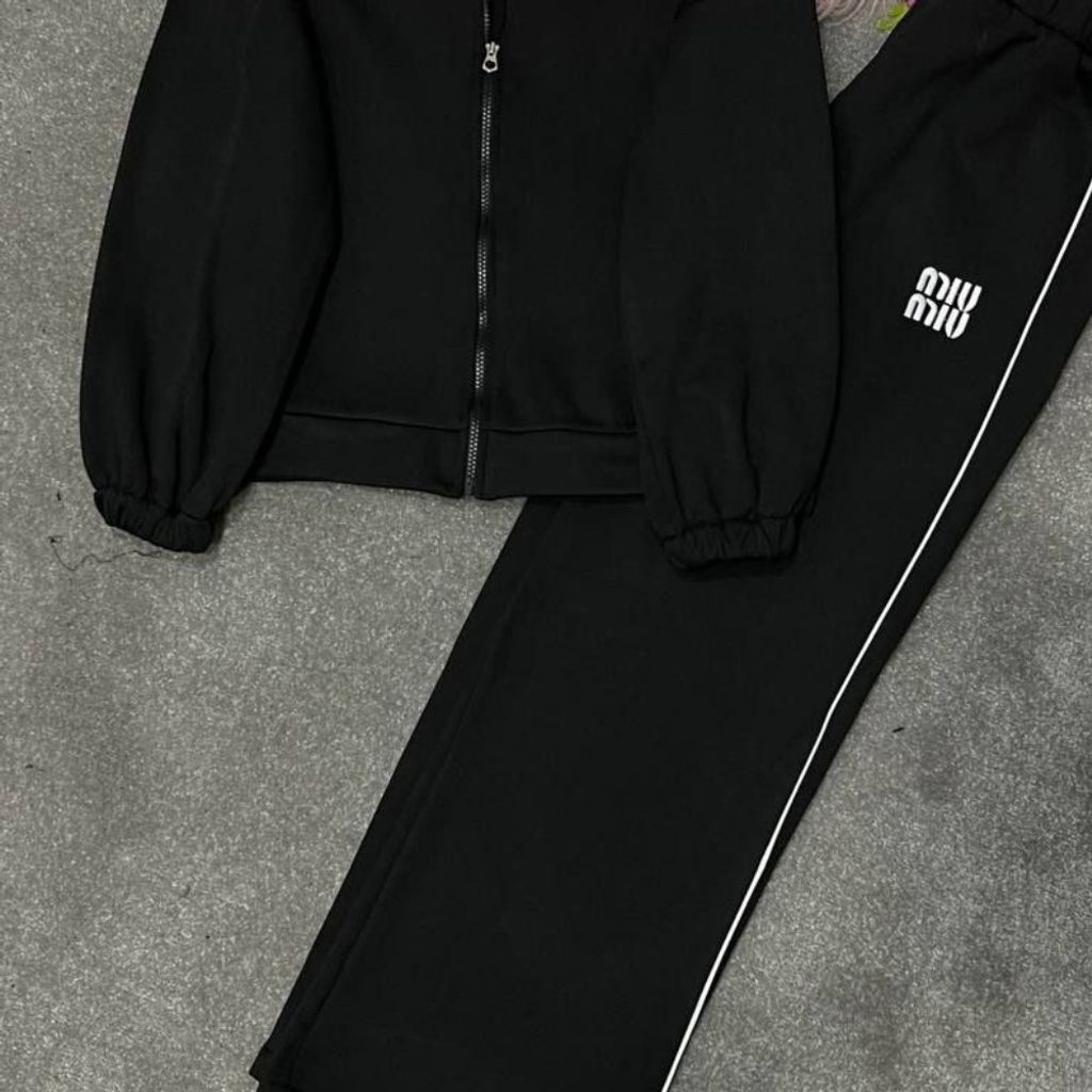 خرید اینترنتی ست اسپرت Miu miu