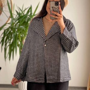 مشخصات کت یقه انگلیسی تک دکمه