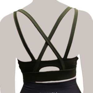 مشخصات نیم تنه ورزشی مل اند موژ