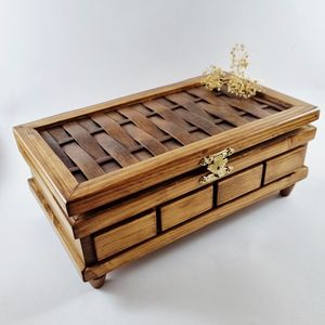 صندوق چوبی پایه دار با در حصیری دست ساز