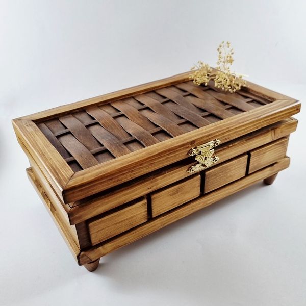 صندوق چوبی پایه دار با در حصیری دست ساز