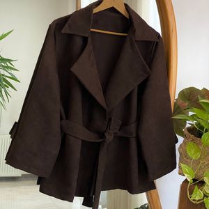 ترنج کت یقه انگلیسی