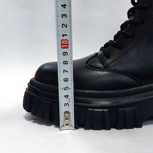 قیمت ارزان نیم بوت برشکا طرح دکتر مارتینز Bershka Dr.Martens