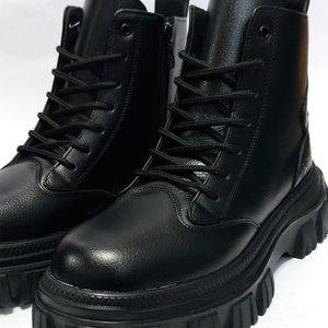 مشخصات نیم بوت برشکا طرح دکتر مارتینز Bershka Dr.Martens