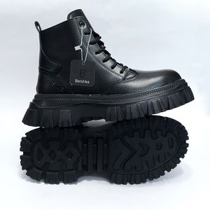 فروش اینترنتی نیم بوت برشکا طرح دکتر مارتینز Bershka Dr.Martens