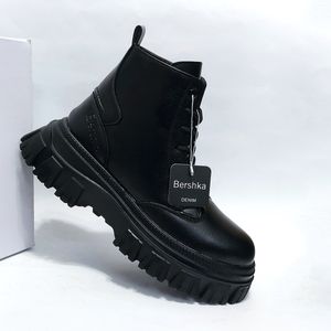 خرید آنلاین نیم بوت برشکا طرح دکتر مارتینز Bershka Dr.Martens