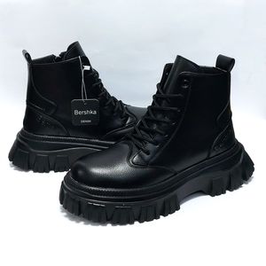 فروش اینترنتی نیم بوت برشکا طرح دکتر مارتینز Bershka Dr.Martens