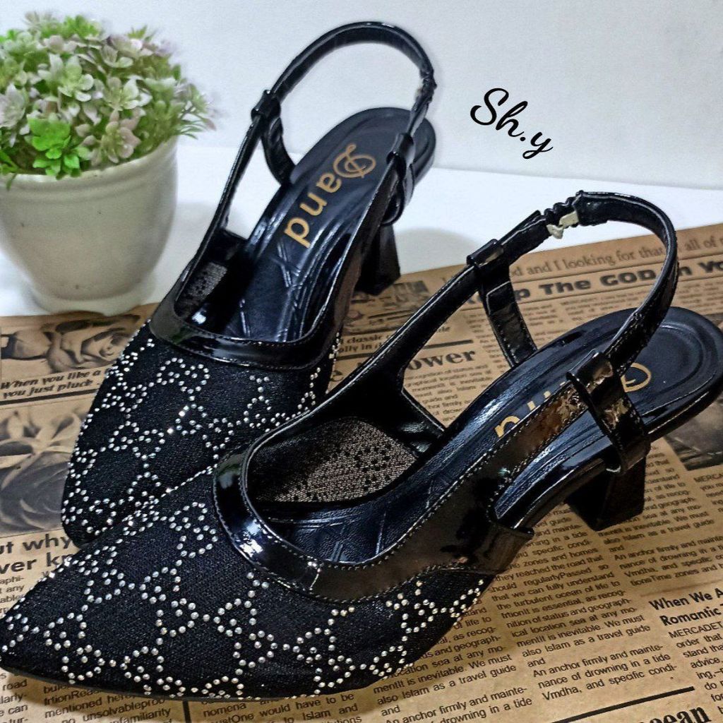 مشخصات کفش مجلسی نگین کوب زنانه