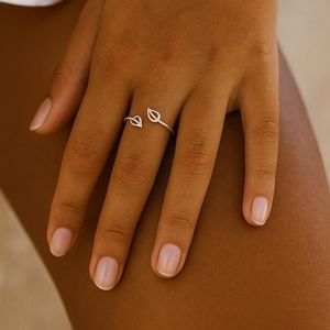 انگشتر نقره زنانه طرح برگ کد 3331023