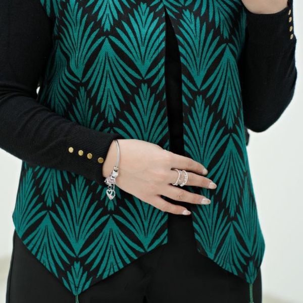 وست منگوله دار