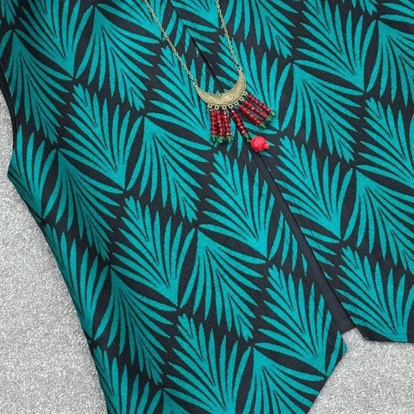 وست منگوله دار