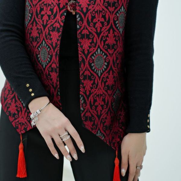 وست منگوله دار