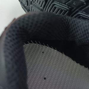 خرید اینترنتی کتونی مردانه نایک اینیشیتور Nike Initiator مشکی زیره سفید کیفیت بالا