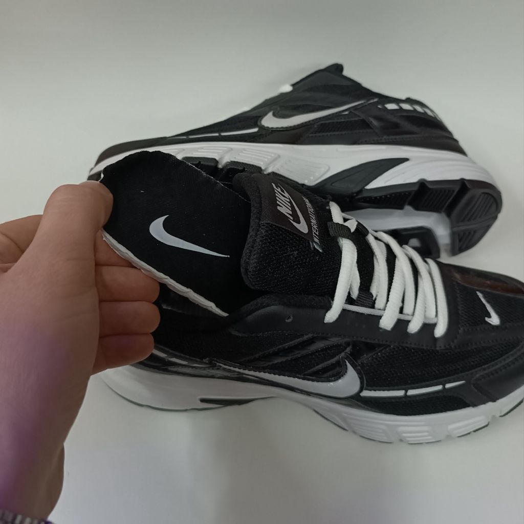 فروش اینترنتی کتونی مردانه نایک اینیشیتور Nike Initiator مشکی زیره سفید کیفیت بالا