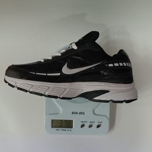 فروش اینترنتی کتونی مردانه نایک اینیشیتور Nike Initiator مشکی زیره سفید کیفیت بالا