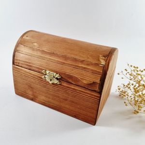 جعبه چوبی با در گنبدی