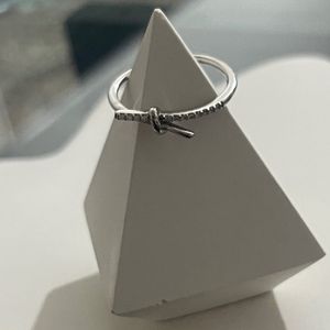 خرید آنلاین انگشتر زنانه گره نگینی کد 3331009