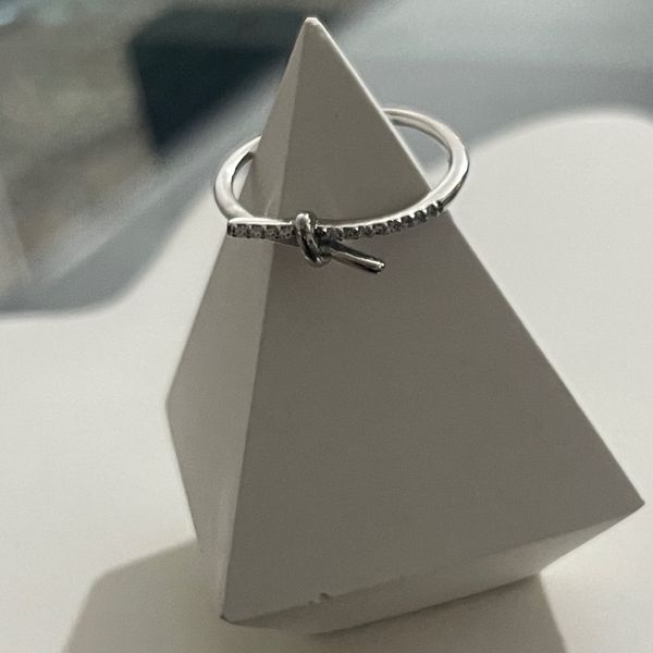 انگشتر زنانه گره نگینی کد 3331009