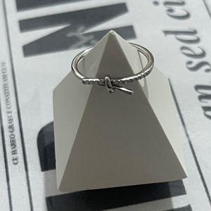 خرید آنلاین انگشتر زنانه گره نگینی کد 3331009