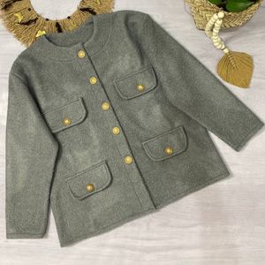 مشخصات کت فوتر 8 دکمه ھلن