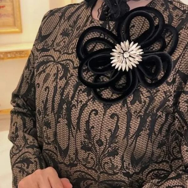 پارچه ژاکارد دانتل