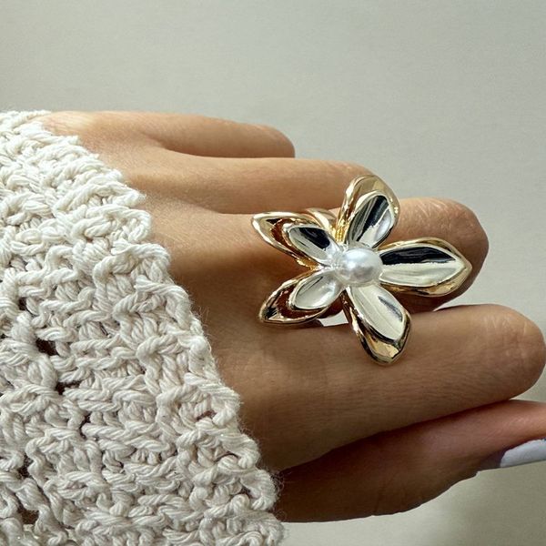 انگشتر زنانه فشن طرح گل