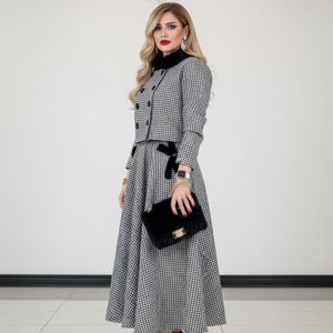 مشخصات کت و دامن زنانه طرح درسا