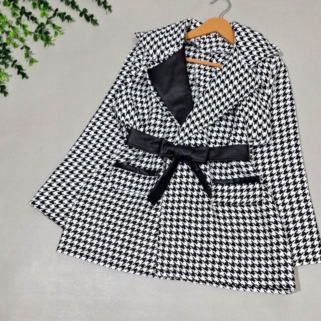 خرید اینترنتی مانتو زنانه کتی طرح دلوین