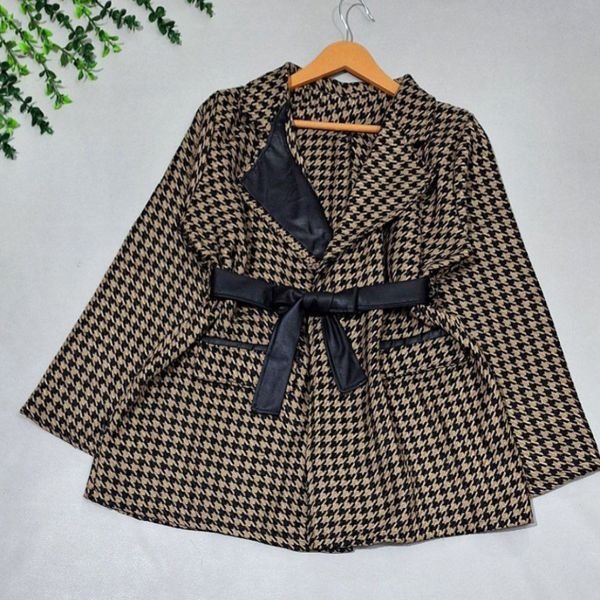 مانتو زنانه کتی طرح دلوین