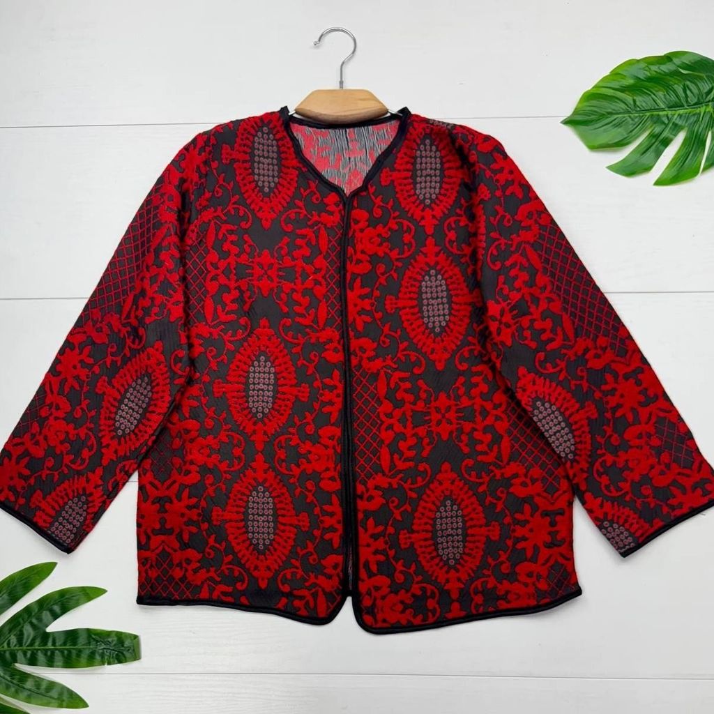 مشخصات کت تک زنانه مهگل