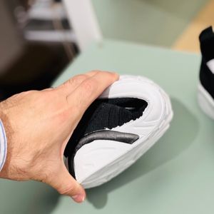 خرید اینترنتی قیمت کتونی بچگانه جورابی از K-Z کد 4023001