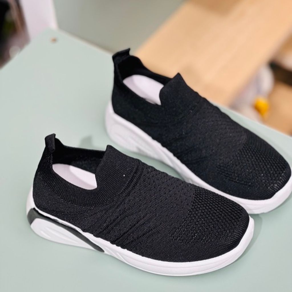 خرید اینترنتی قیمت کتونی بچگانه جورابی از K-Z کد 4023001