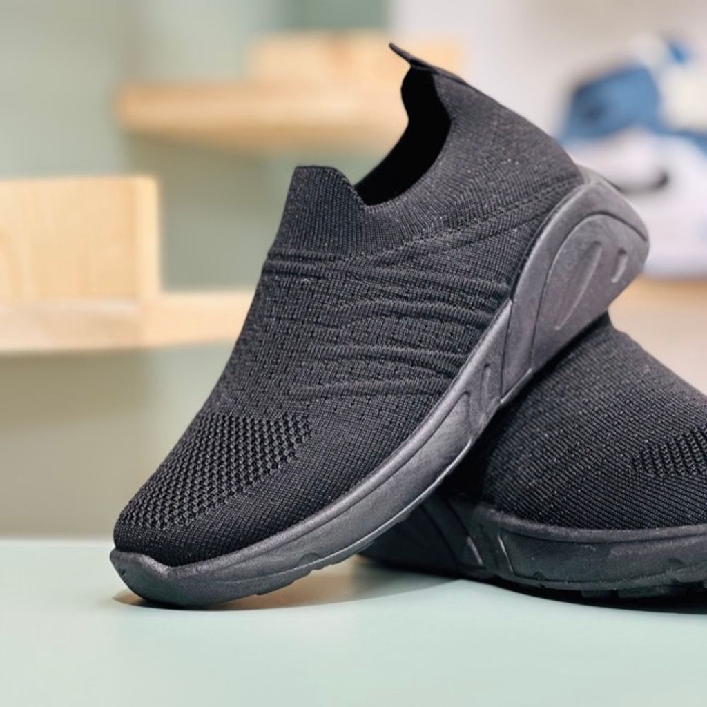 خرید اینترنتی قیمت کتونی بچگانه جورابی از K-Z کد 4023001