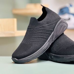 خرید اینترنتی قیمت کتونی بچگانه جورابی از K-Z کد 4023001