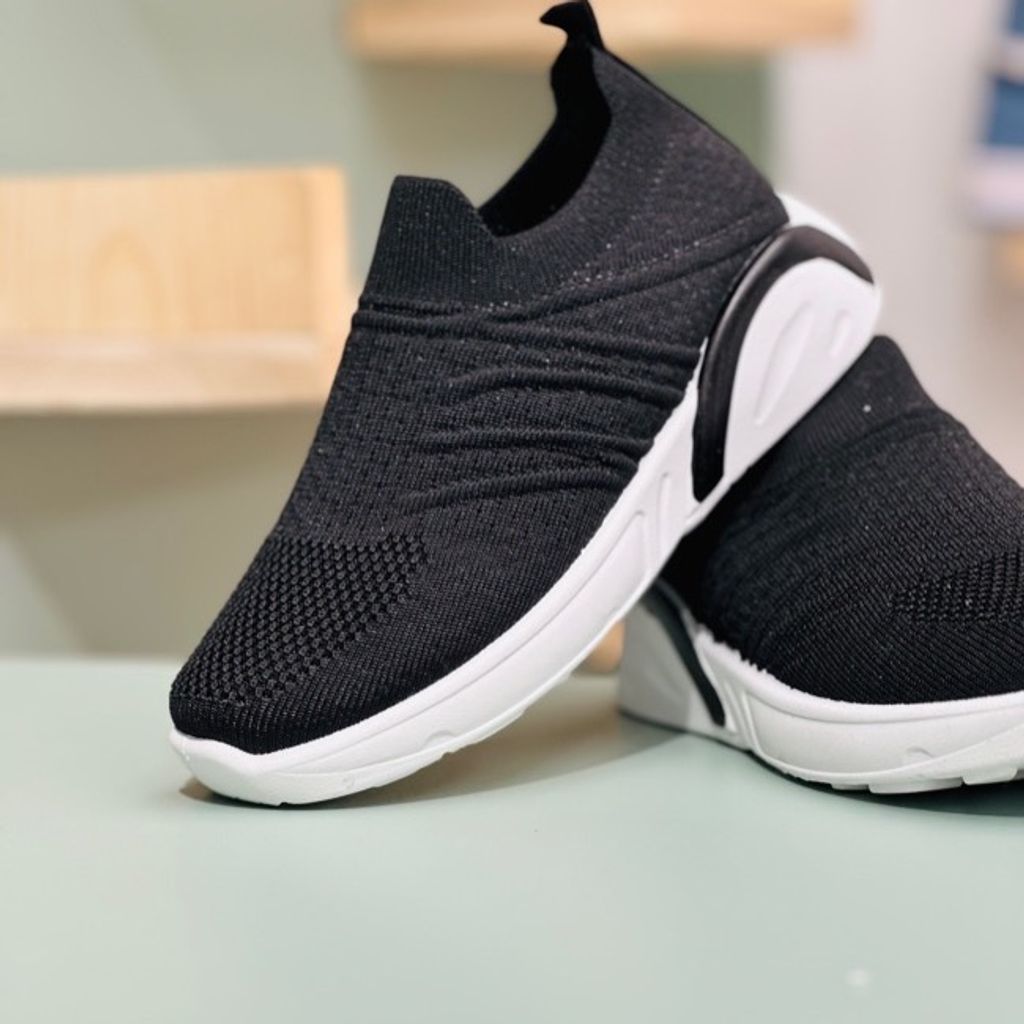 خرید اینترنتی قیمت کتونی بچگانه جورابی از K-Z کد 4023001