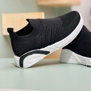 خرید اینترنتی قیمت کتونی بچگانه جورابی از K-Z کد 4023001