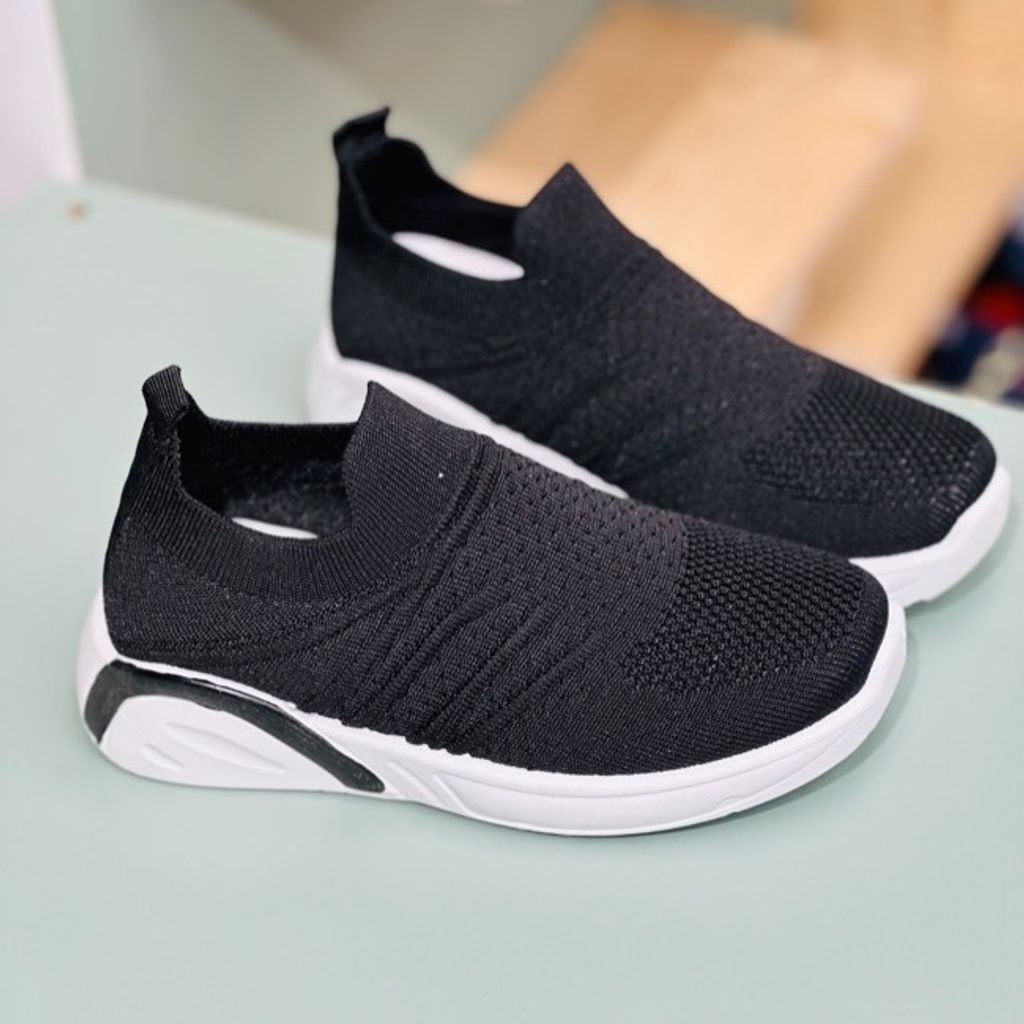 خرید اینترنتی قیمت کتونی بچگانه جورابی از K-Z کد 4023001