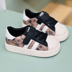 خرید اینترنتی قیمت ونس بچگانه طرح الستار دو خط از KIDS  کد 4022806