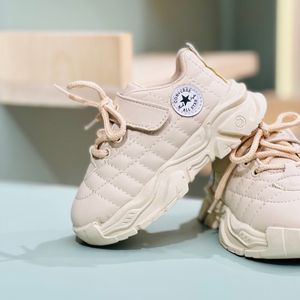 خرید اینترنتی قیمت کتونی بچگانه طرح شنل دوزی آوا کد 112903